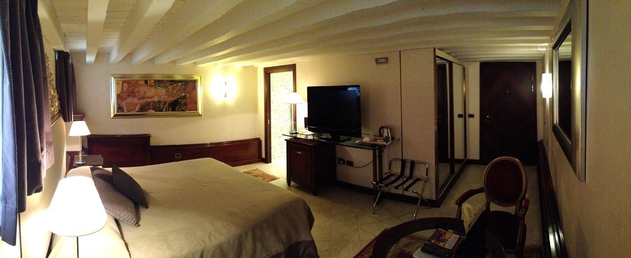 Hotel Liassidi Palace Benátky Pokoj fotografie